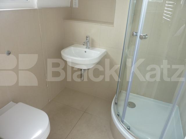 			FANTASTIC 4 BED IN WC1!, 4 Bedroom, 1 bath, 1 reception Flat			 Swinton Street , KINGS CROSS